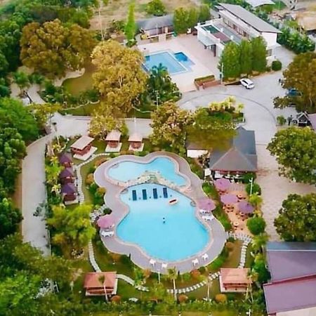 Floating Sanctuary Resort Powered By Cocotel Bulacan ภายนอก รูปภาพ