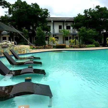 Floating Sanctuary Resort Powered By Cocotel Bulacan ภายนอก รูปภาพ