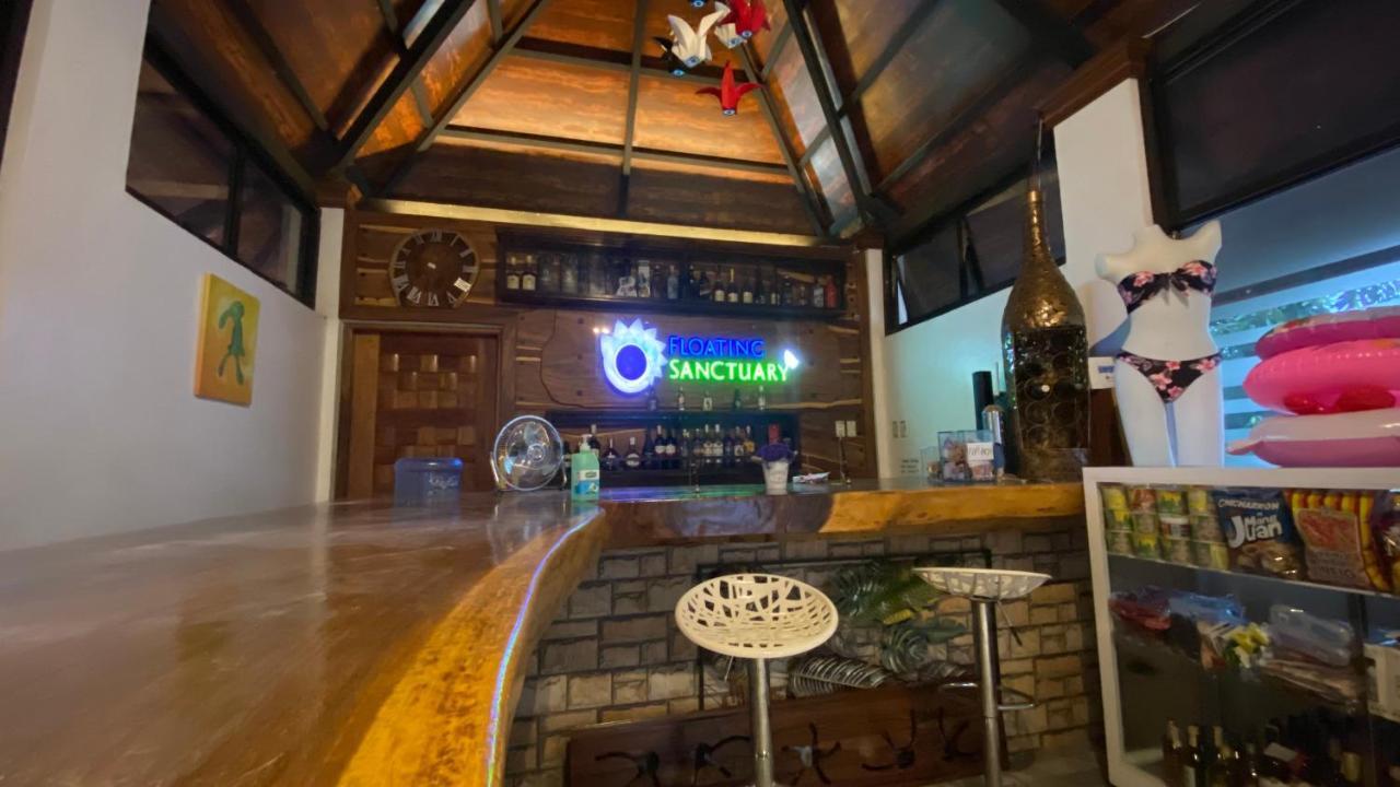 Floating Sanctuary Resort Powered By Cocotel Bulacan ภายนอก รูปภาพ