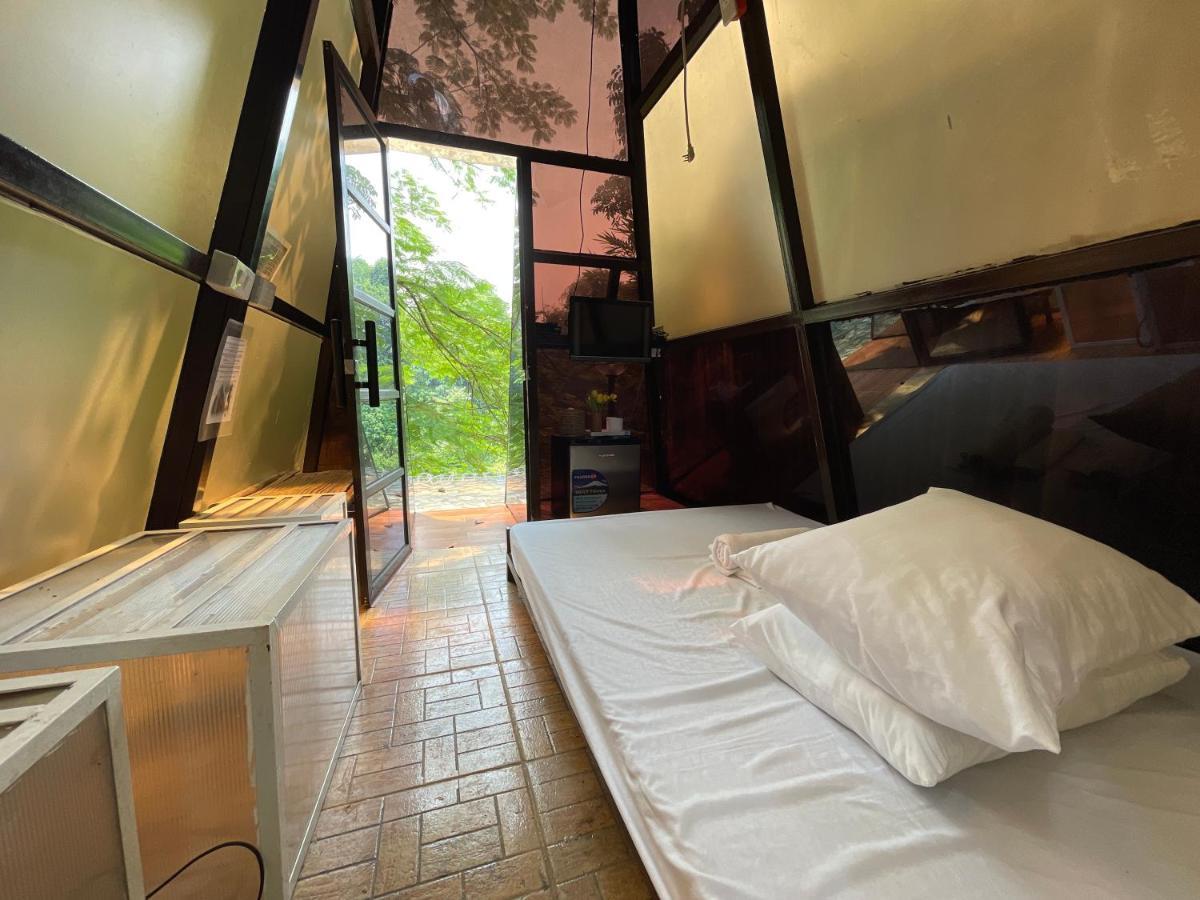 Floating Sanctuary Resort Powered By Cocotel Bulacan ภายนอก รูปภาพ