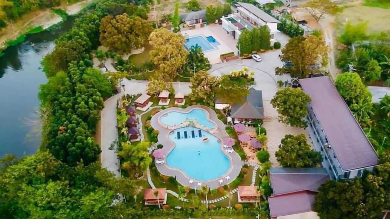 Floating Sanctuary Resort Powered By Cocotel Bulacan ภายนอก รูปภาพ